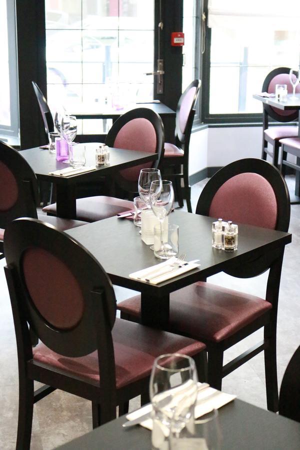 Hotel - Restaurant Eugenie Pontorson Exteriér fotografie